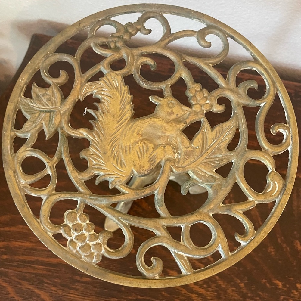 Antique Vintage Squirrel Gilt Brass Mini Tripod Table Tea Trivet Plant Stand - Picture 6 of 13